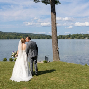 @ericlimonphotography @interlaken_inn @countrygardenersflorist #ericlimonphotography
.
.
.
#weddingvenue #interlakeninnwedding #interlakeninn #berkshireweddingphotographer #connecticutwedding #ctbride #weddingphotography #weddingphotographer #wedding